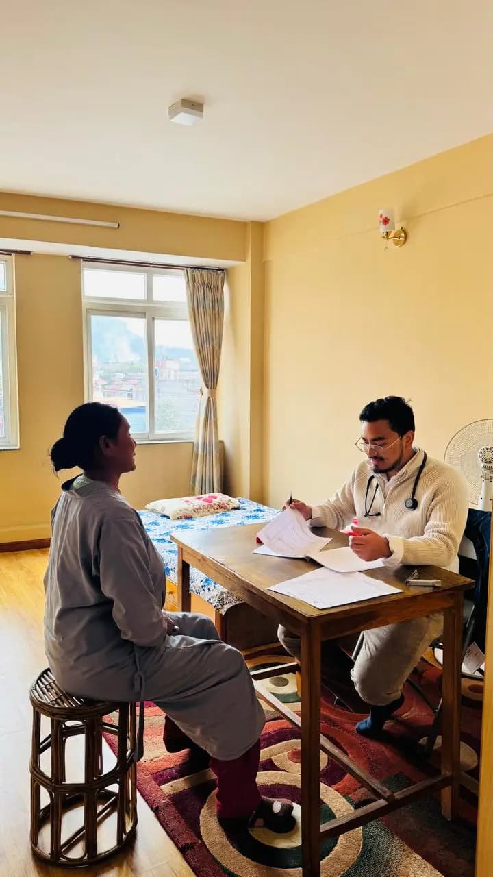 Aashirbad Care nursing team educating families on nutrition